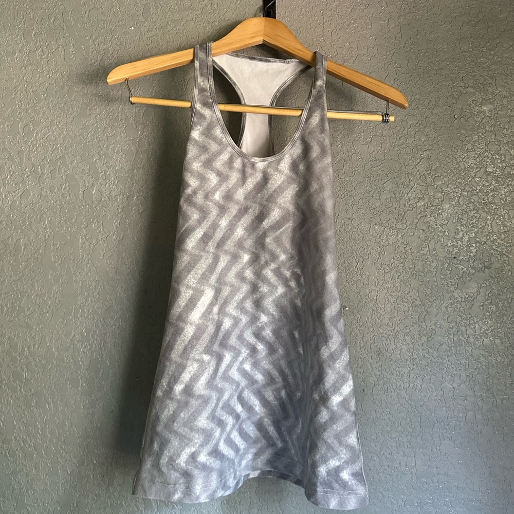 Lululemon Athletica Gray Zigzag Tank Top